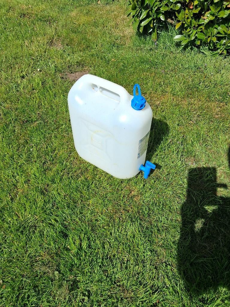 jerrycan met kraantje 22 liter, Ophalen, Zo goed als nieuw
