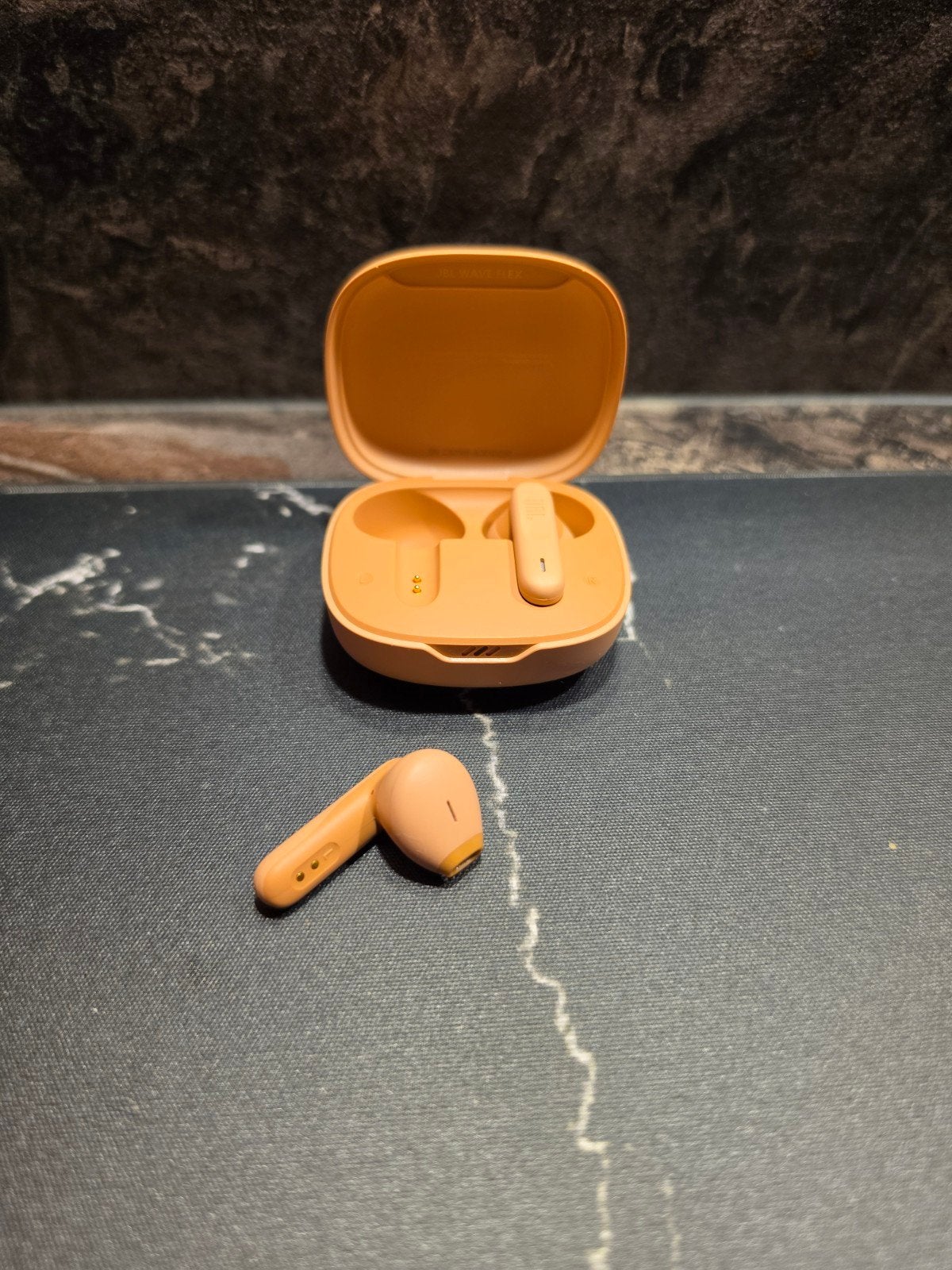 JBL Wave Buds - Zo goed als nieuw