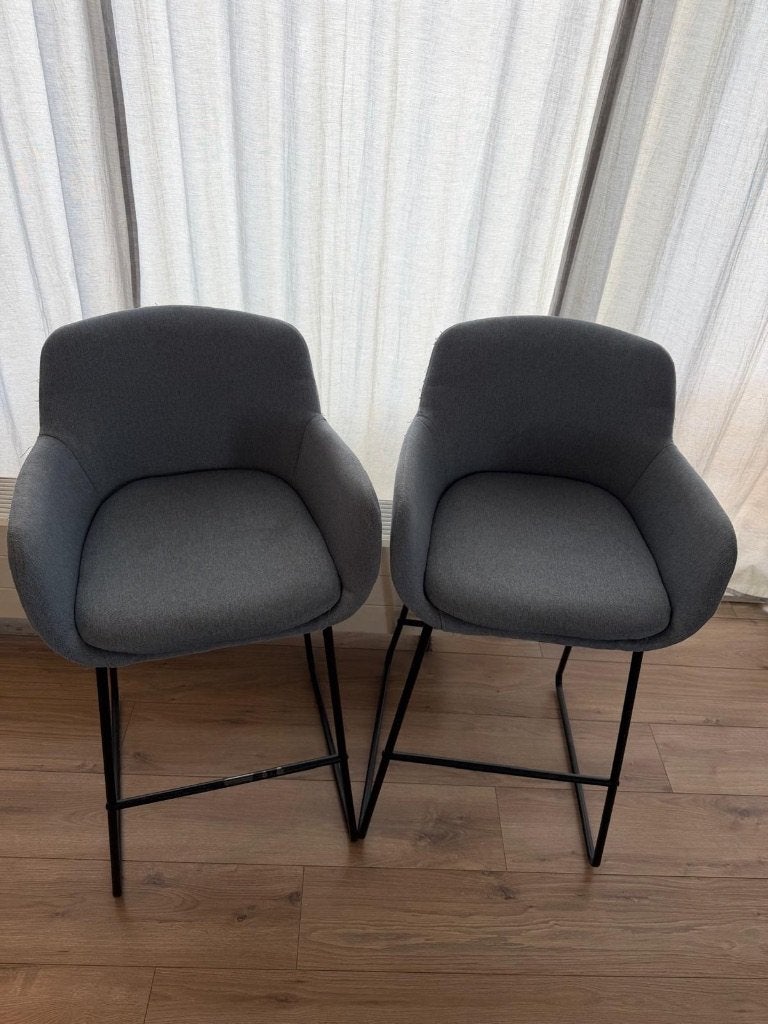 GRATIS Grijze barkrukken (2 stuks), 2 krukken, Ophalen, Gebruikt, 60 tot 90 cm