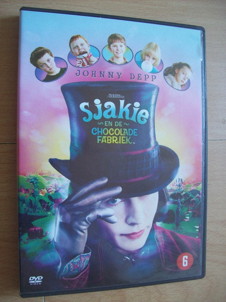 DVD Sjakie en de chocoladefabriek van Tim Burton Johnny Depp, Avontuur, Ophalen of Verzenden, Zo goed als nieuw, Vanaf 6 jaar