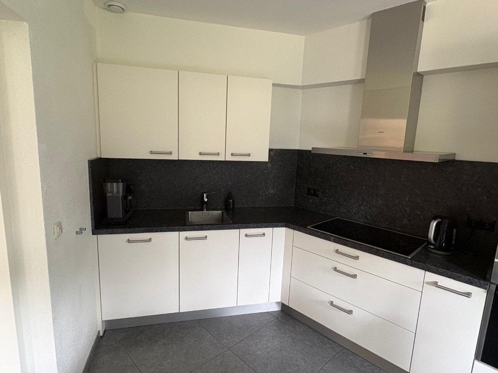 moderne Nobilia inbouwkeuken, Huis en Inrichting, Keuken | Complete keukens, Ophalen, Zo goed als nieuw, Wit, Graniet of Steen