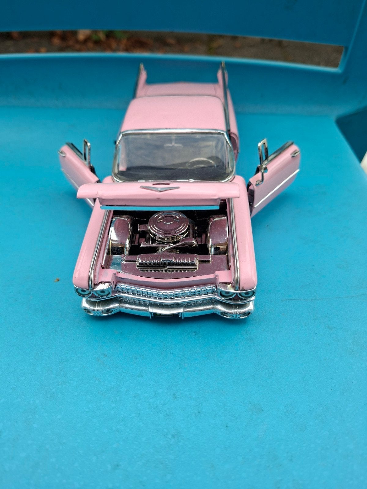 Roze Cadillac schaalmodel - Zo goed als nieuw, Ophalen of Verzenden, Zo goed als nieuw, Auto
