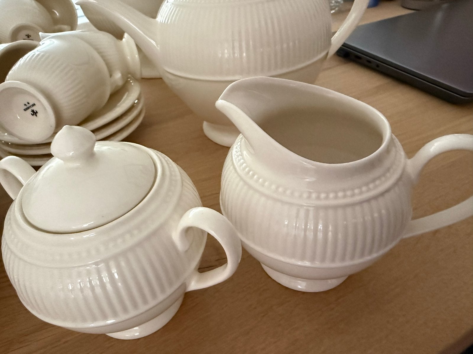 Wedgwood, theepot, suikerpot en melkkan, Overige merken, Ophalen of Verzenden, Zo goed als nieuw, Theepot