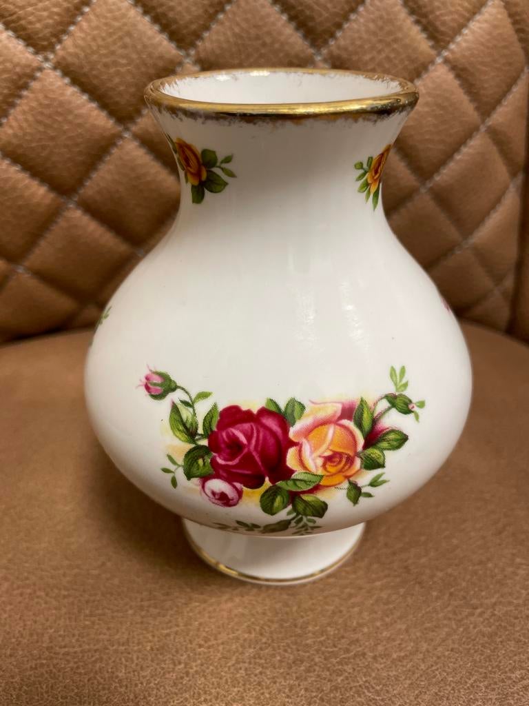Vintage Royal Albert Old Country Roses Vaasje, Ophalen of Verzenden