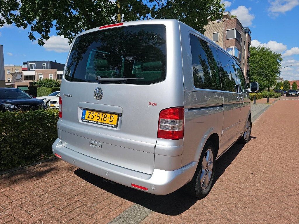 Volkswagen Multivan Highline 174 PK  vol  Onderhoud Historie, 2174 kg, Leder, Bedrijf, Diesel