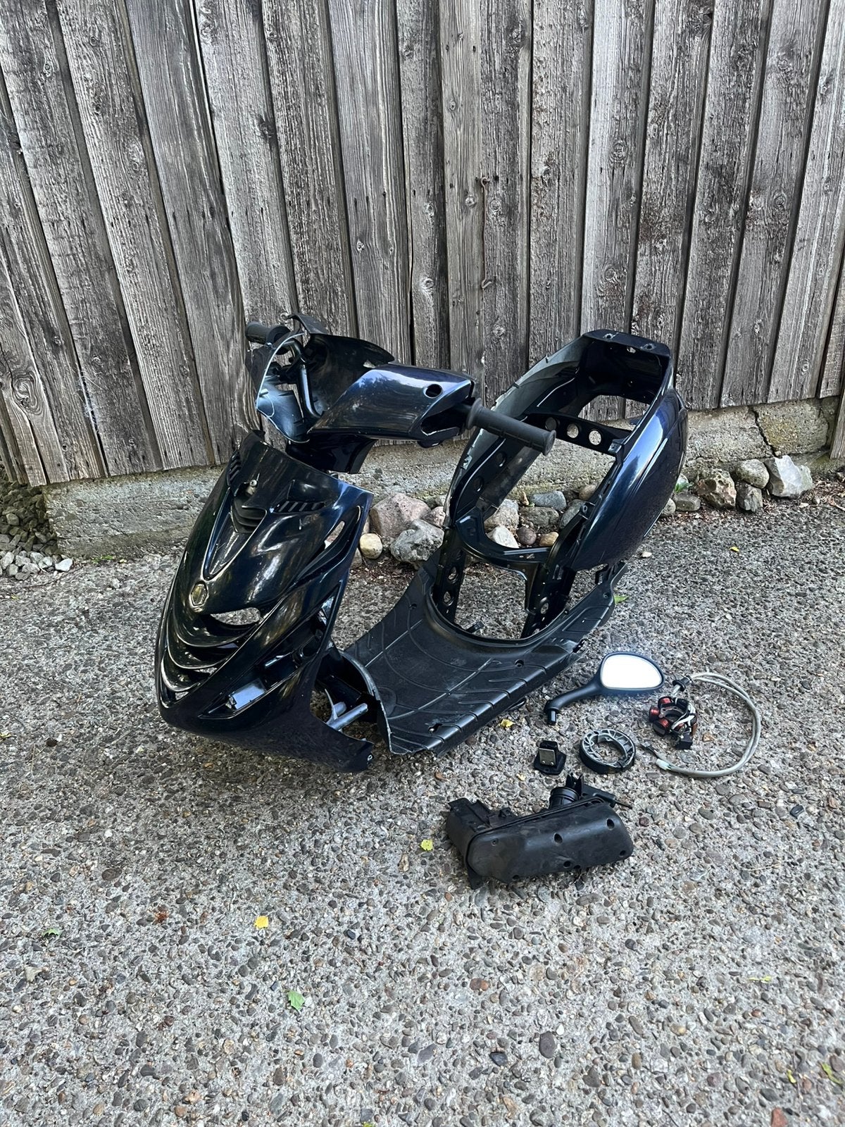 Piaggio zip 2000 frame met duiste papieren., Fietsen en Brommers, Scooters | Piaggio, Zo goed als nieuw, Zip, Maximaal 45 km/u