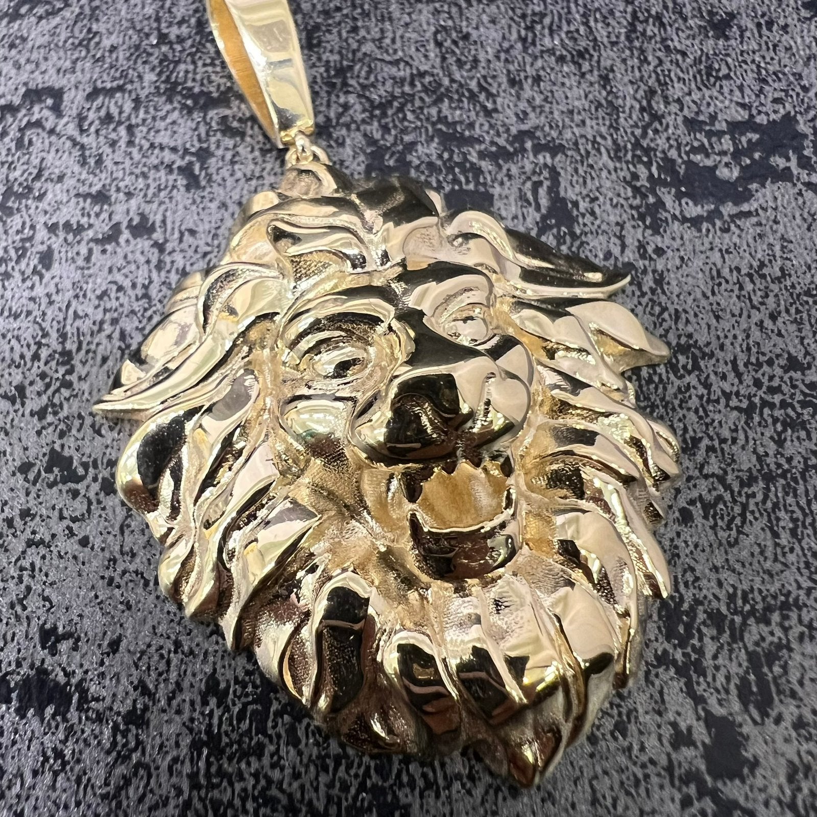 14 karaat gouden kettinghanger leeuw model, Ophalen of Verzenden, Nieuw, Goud, Kruis of Symbool