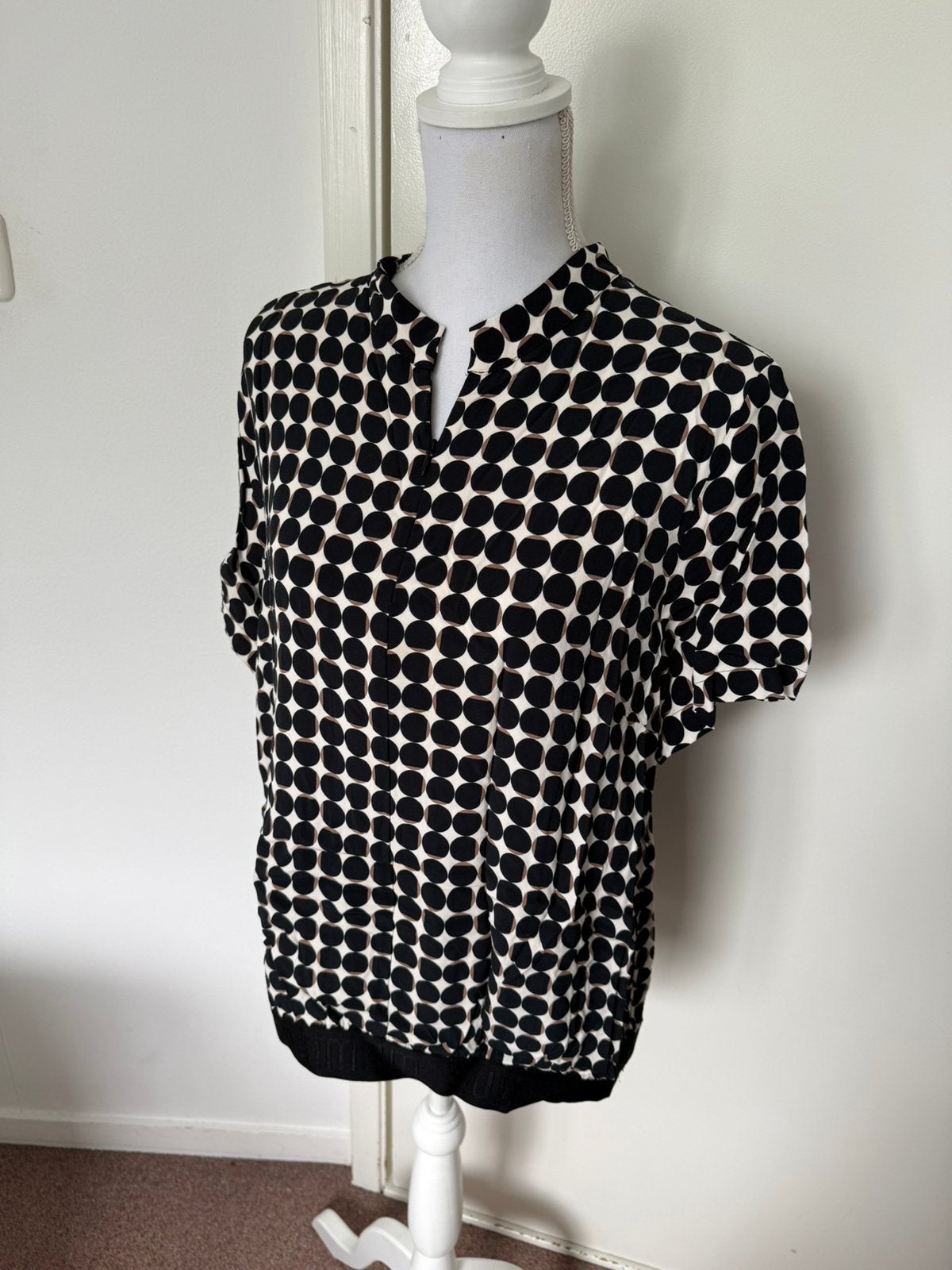 Gestipte blouse van Summum, maat 44, Verzenden, Zo goed als nieuw, Maat 42/44 (L), Zwart