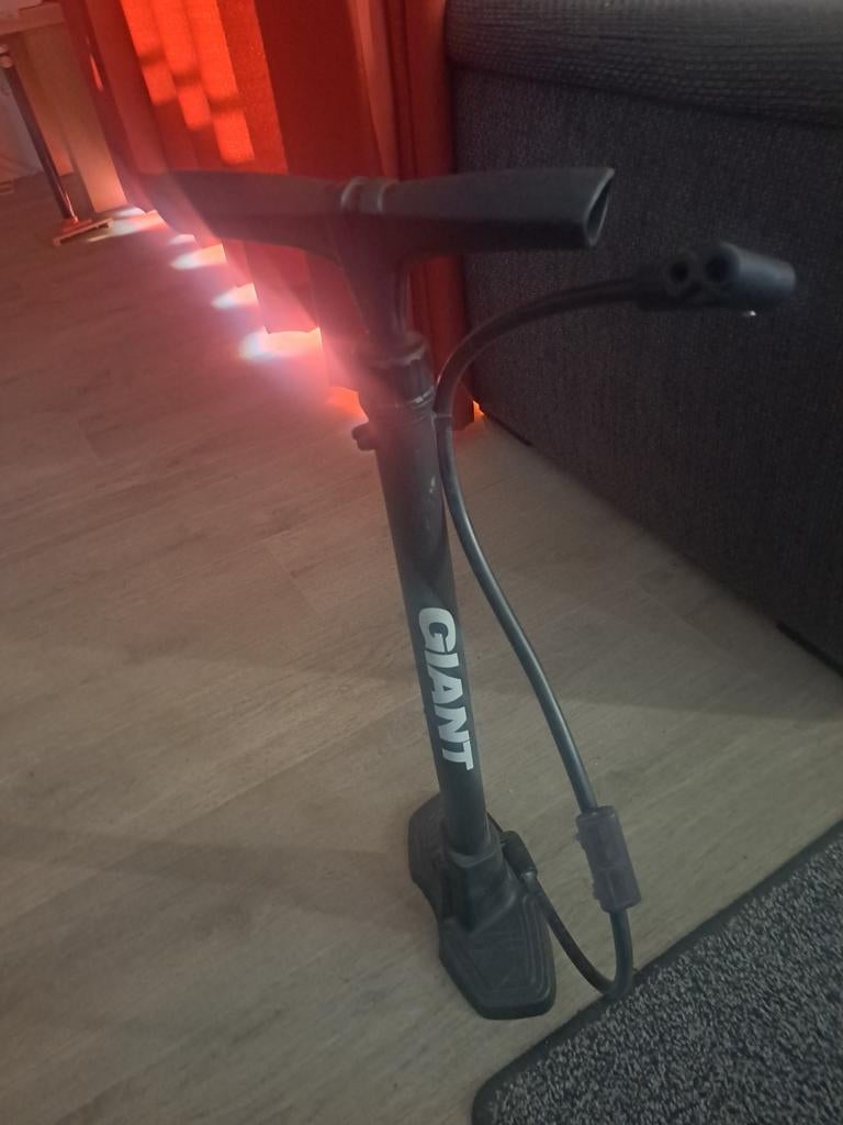 Fietspomp, Fietsen en Brommers, Fietsaccessoires | Overige Fietsaccessoires, Ophalen of Verzenden, Zo goed als nieuw