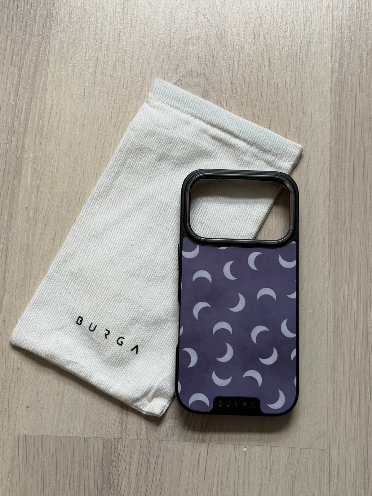BURGA telefoonhoesje voor iPhone 17 Pro met de maan, Telecommunicatie, IPhone 17, MagSafe, Nieuw, Hoesje of Tasje