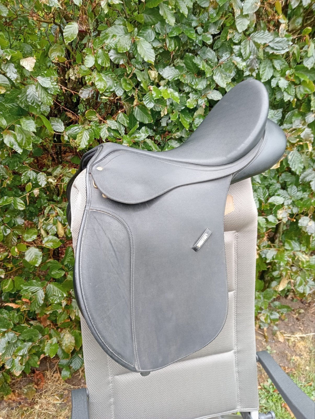 Wintec veelzijdigheid zadel, Dieren en Toebehoren, Ophalen, L (17.5 inch), Gebruikt, Wijd