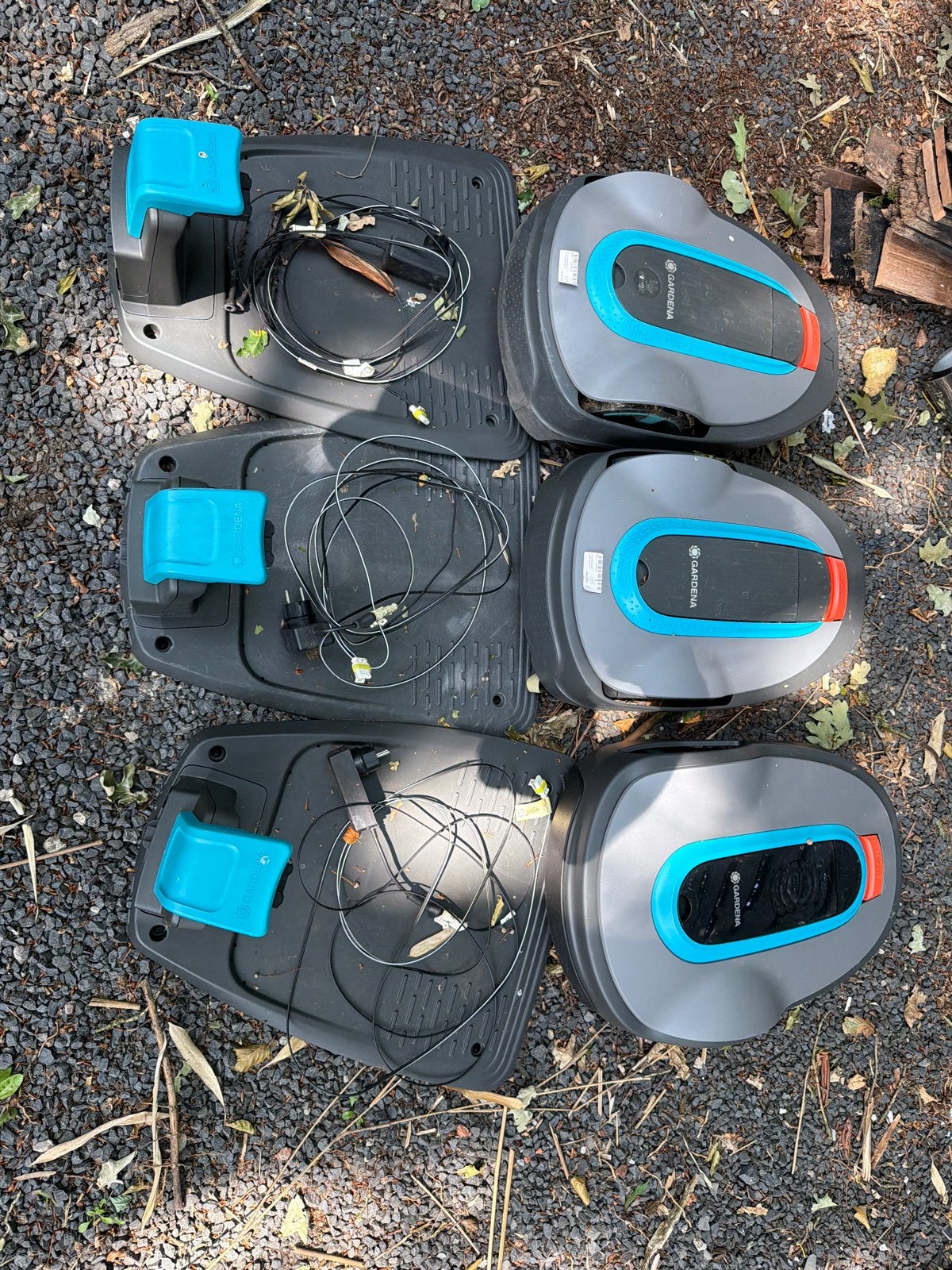 3 Gardena robotmaaiers met nieuwe batterijen (laden niet), Ophalen, Gebruikt, 20 tot 25 cm