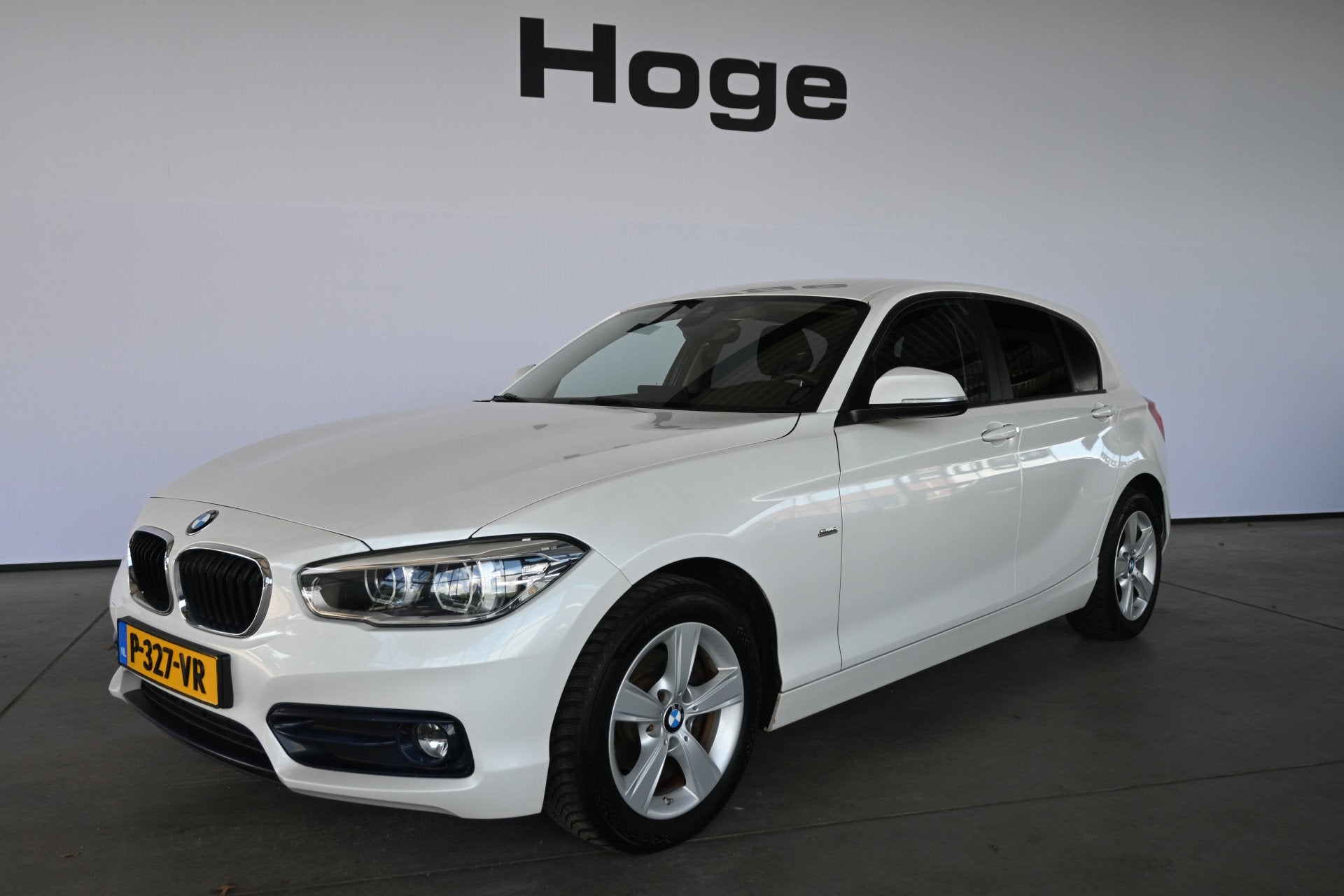BMW 1-serie 116i Sport Cima Navigatie Pdc Cruise Control LED, Auto's, 1-Serie, Met garantie (alle), Wit, 3 cilinders