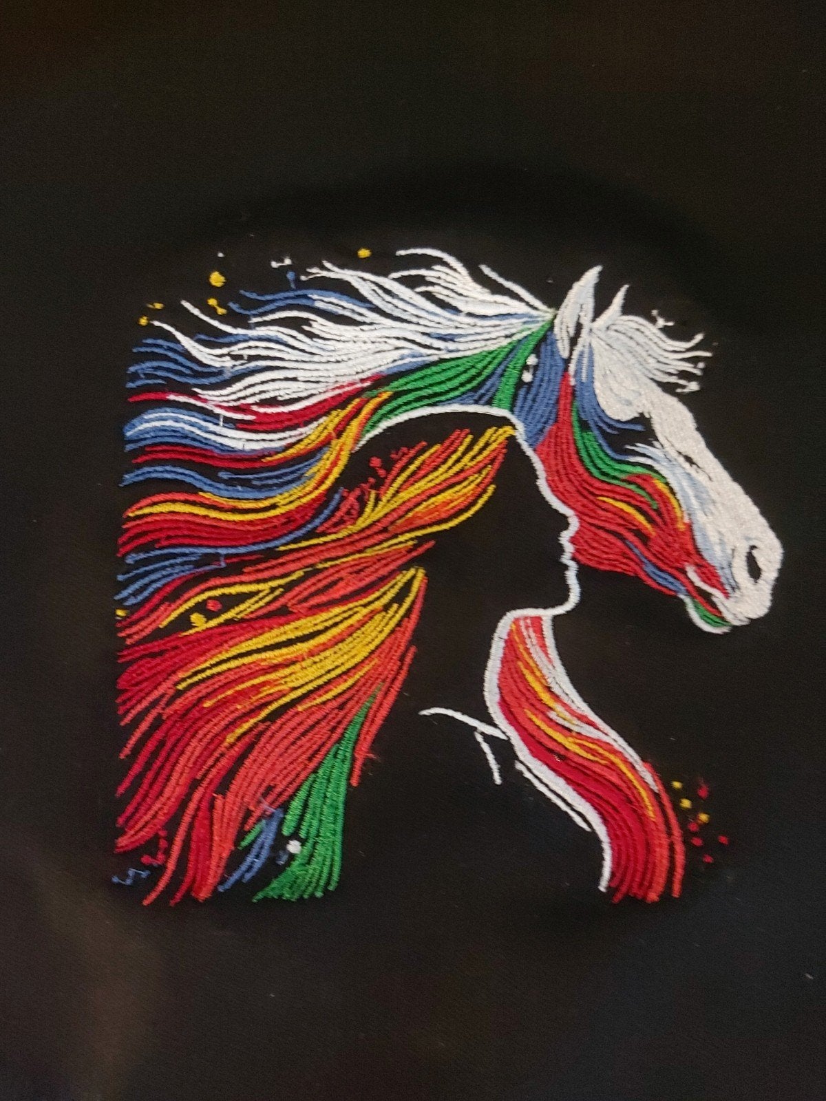 Geborduurd lapje stof: meisje met paard (50x50cm), Ophalen of Verzenden, Nieuw