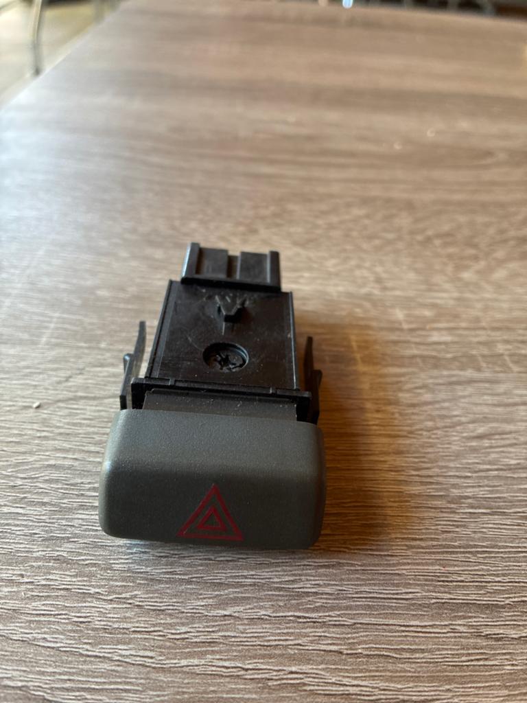 Alarmlicht schakelaar Volvo V40 S40 t/m 2004, Ophalen of Verzenden, Gebruikt, Volvo