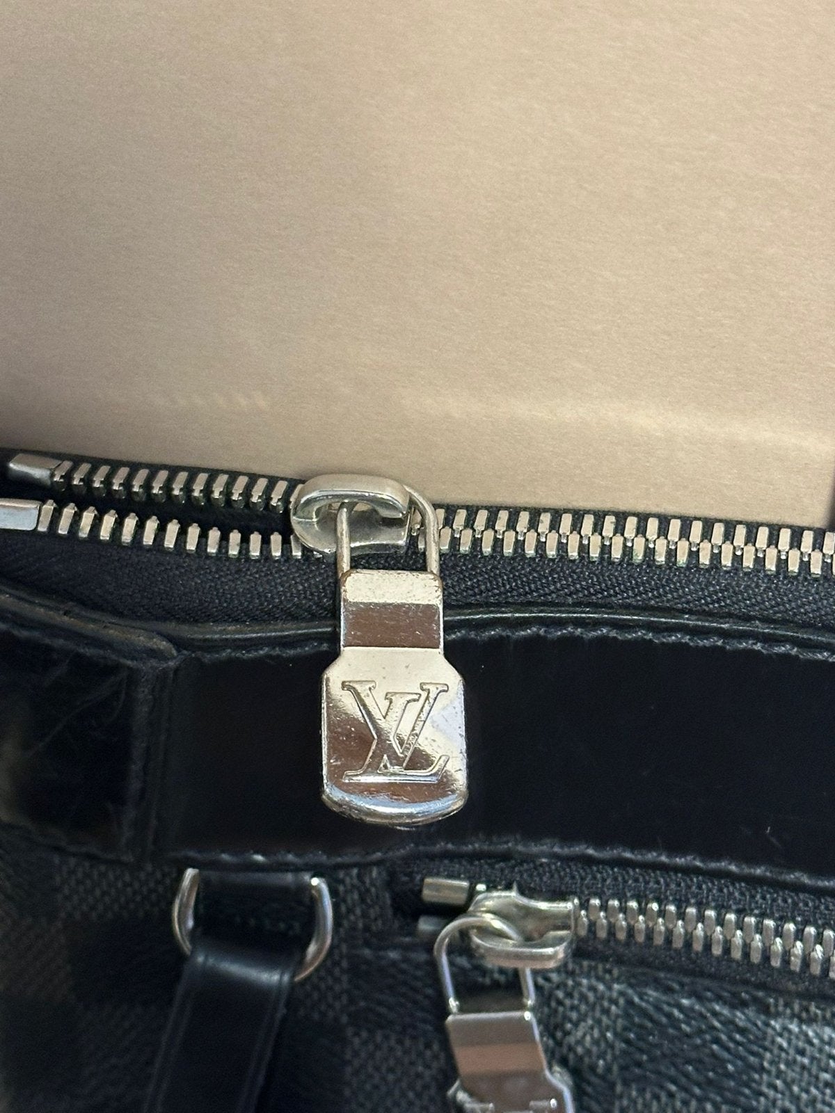 Louis Vuitton Messenger Damier Graphite Mick PM, Ophalen, Zo goed als nieuw