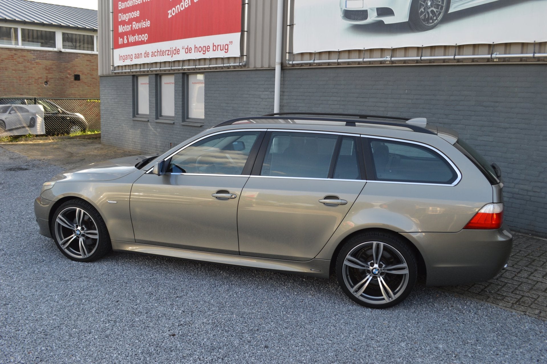 BMW 5-serie Touring 530xi Executive M-Pakket Airco | Leer |, Auto's, Automaat, Gebruikt, 1675 kg, 2000 kg