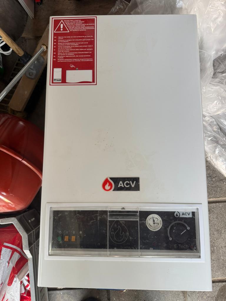 ACV E tech W 15 elektrische CV ketel (15 kW), Doe-het-zelf en Verbouw, Ophalen, Boiler, Minder dan 20 liter, Minder dan 3 jaar oud