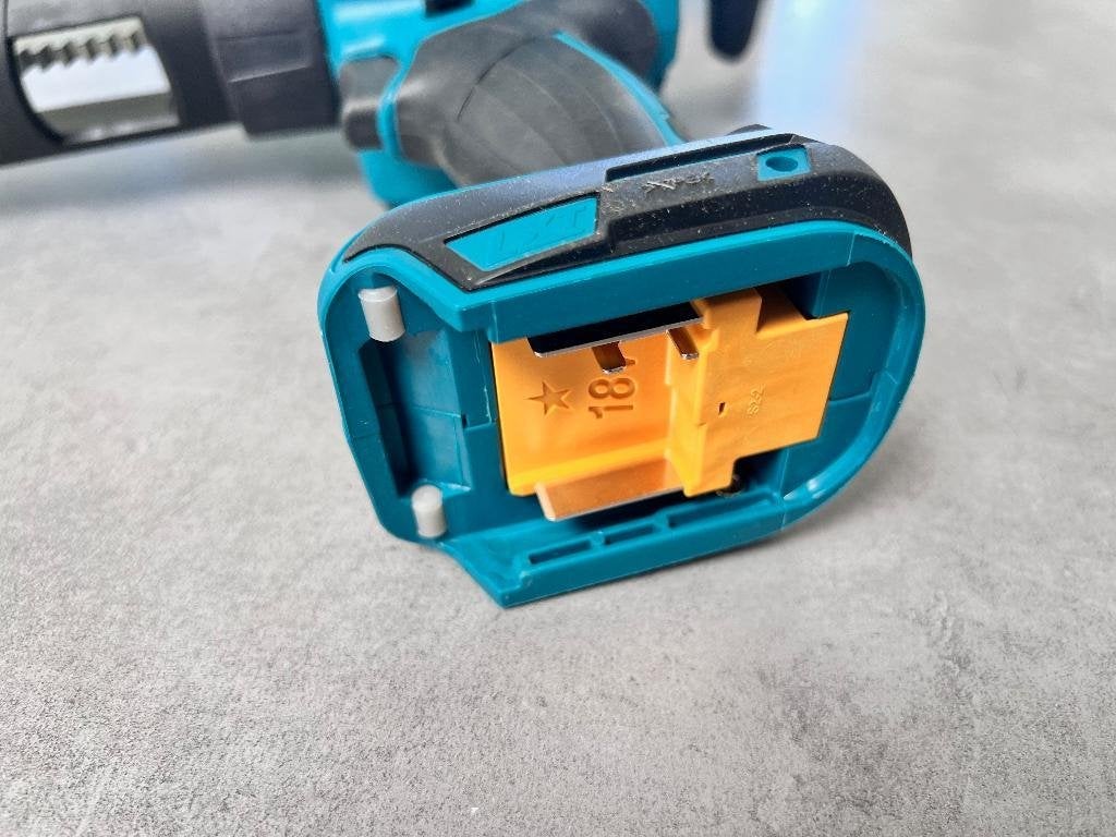 MAKITA 18V ACCU KITSPUIT DCG180Z 300/600ml LIJM- KITPISTOOL, Minder dan 4 cm, Nieuw, Ophalen of Verzenden, 15 m² of meer