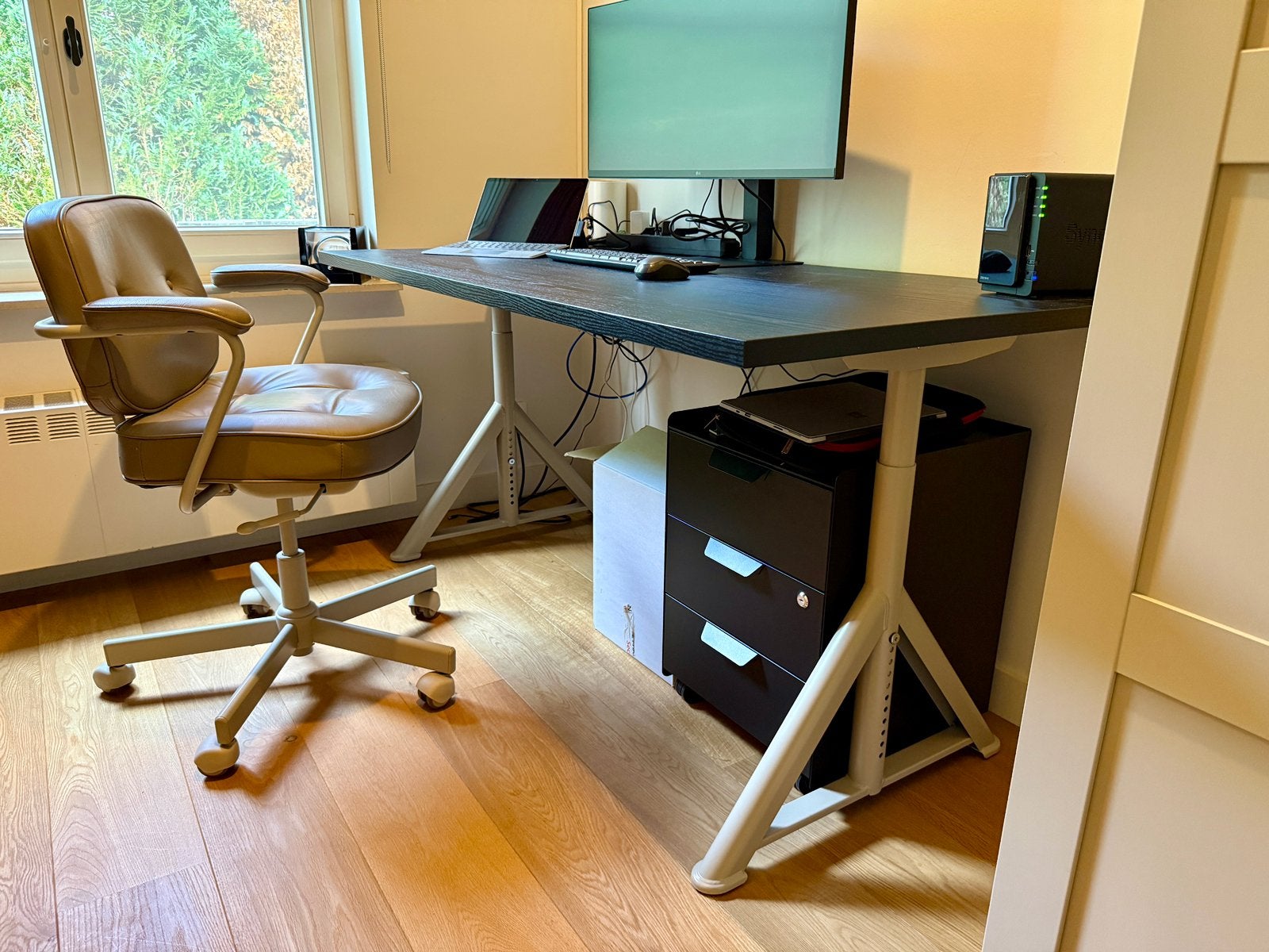 Ikea IDÅSEN bureau (160x80 cm), Huis en Inrichting, Bureaus, Ophalen, Zo goed als nieuw