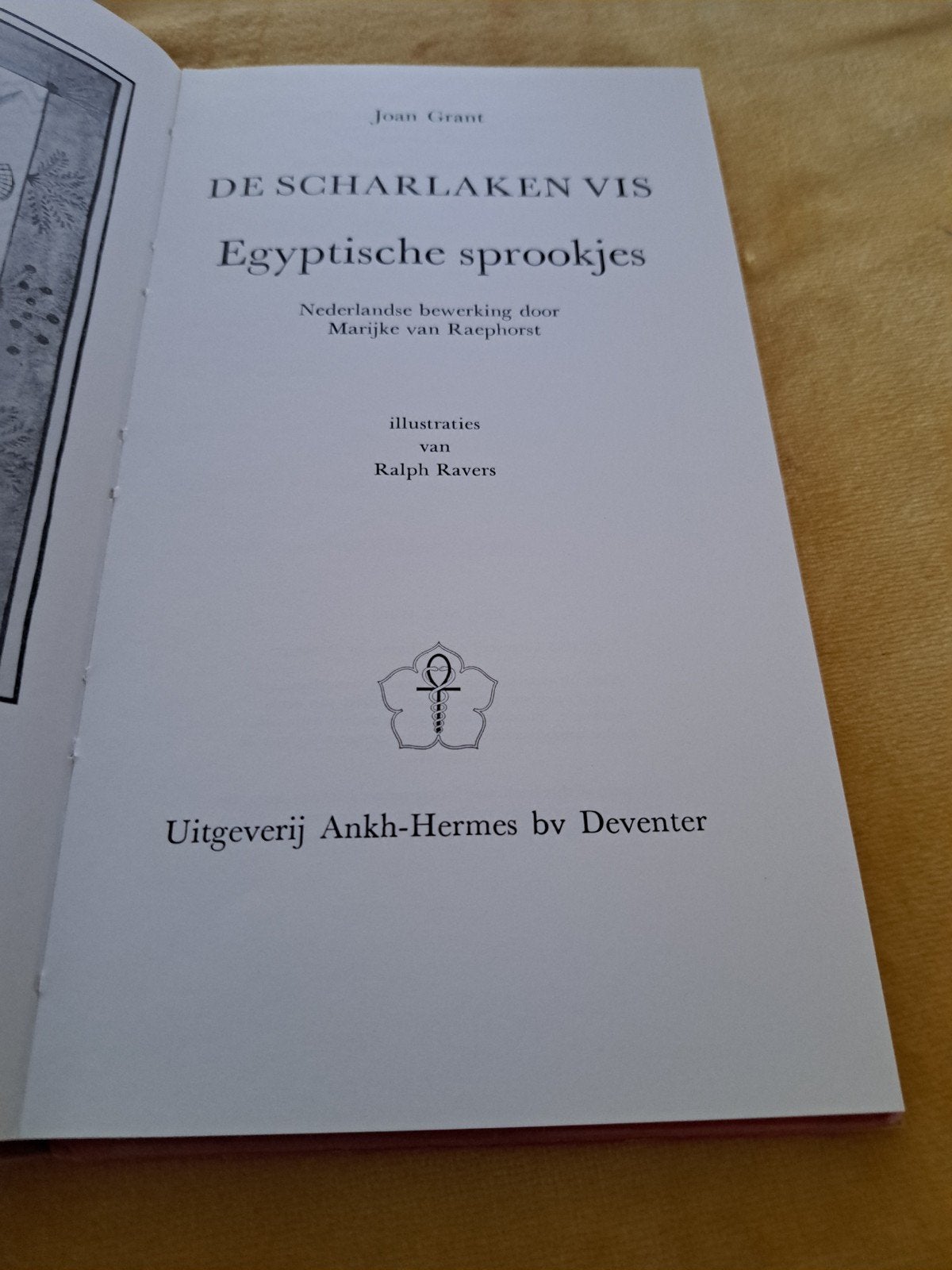 De Scharlaken Vis - Egyptische sprookjes door Joan Grant, Ophalen of Verzenden, Gelezen, Joan Grant