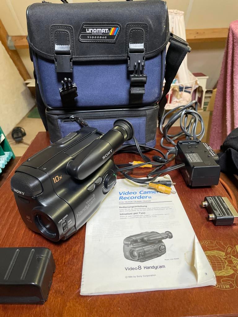 Sony Video8 Handycam CCD-TR350E met tas en handleiding, Ophalen of Verzenden, Hi 8, Camera