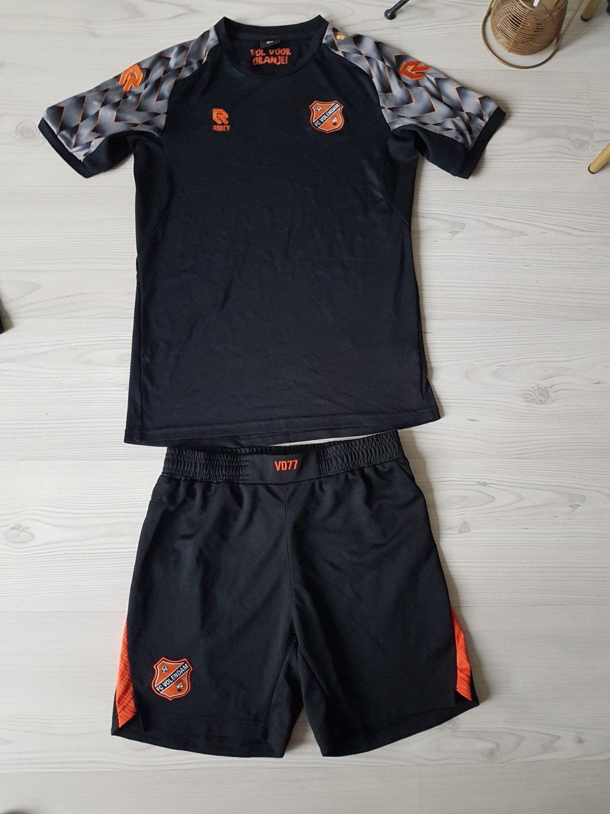 FC Volendam kids tenue in size 164, Maat XS of kleiner, Ophalen of Verzenden, Zo goed als nieuw, Shirt