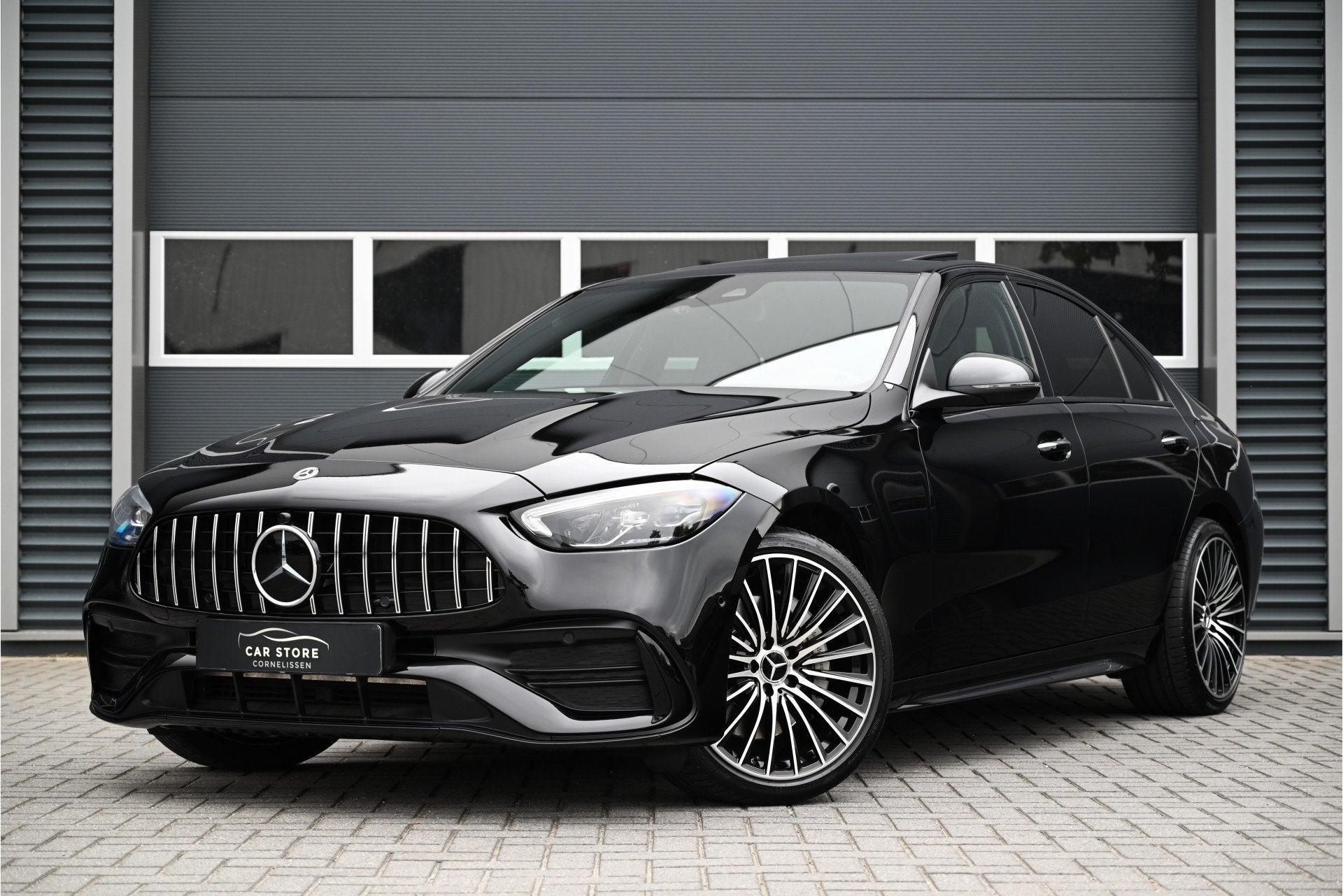Mercedes-Benz C-Klasse 300e AMG / SCHUIFDAK / C63 / LEDER /, Auto's, Automaat, Achterwielaandrijving, Euro 6, 4 cilinders