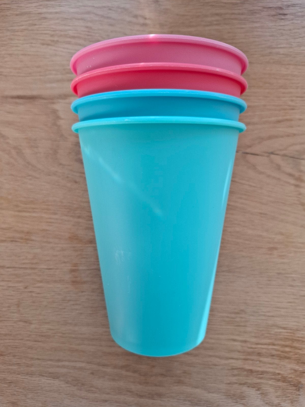 4 plastic bekers, Ophalen of Verzenden, Zo goed als nieuw, Kop(pen) en/of Schotel(s)