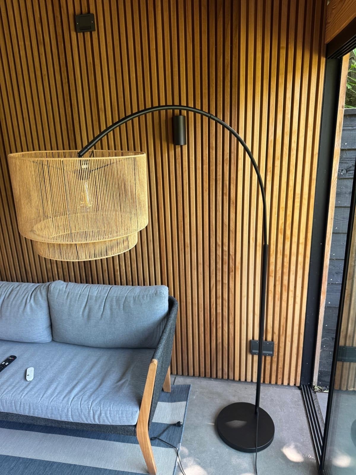 Mooie Kwantum vloerlamp, zo goed als nieuw, Huis en Inrichting, Lampen | Vloerlampen, Ophalen, E27 (groot), Zo goed als nieuw