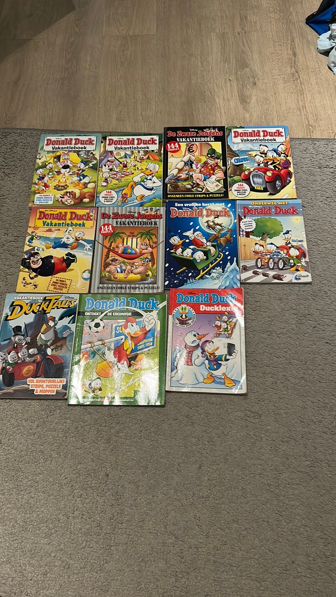 Donald duck vakantieboeken/ dikke duckies, Meerdere stripboeken, Ophalen of Verzenden, Zo goed als nieuw