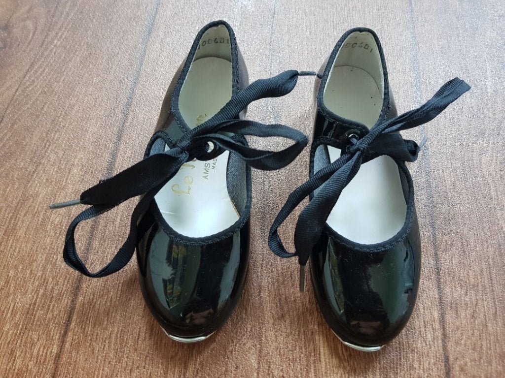 Hoogglimmende zwarte tapschoentjes - maat 8,5, Ophalen of Verzenden, Zo goed als nieuw, Schoenen