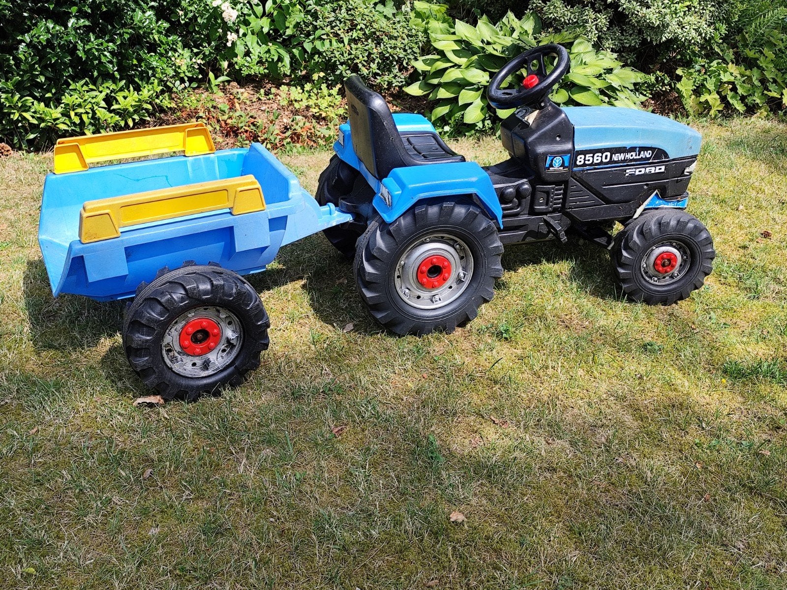 Ford New Holland 8560 traptractor met aanhanger, Kinderen en Baby's, Speelgoed | Buiten | Voertuigen en Loopfietsen, Ophalen, Gebruikt