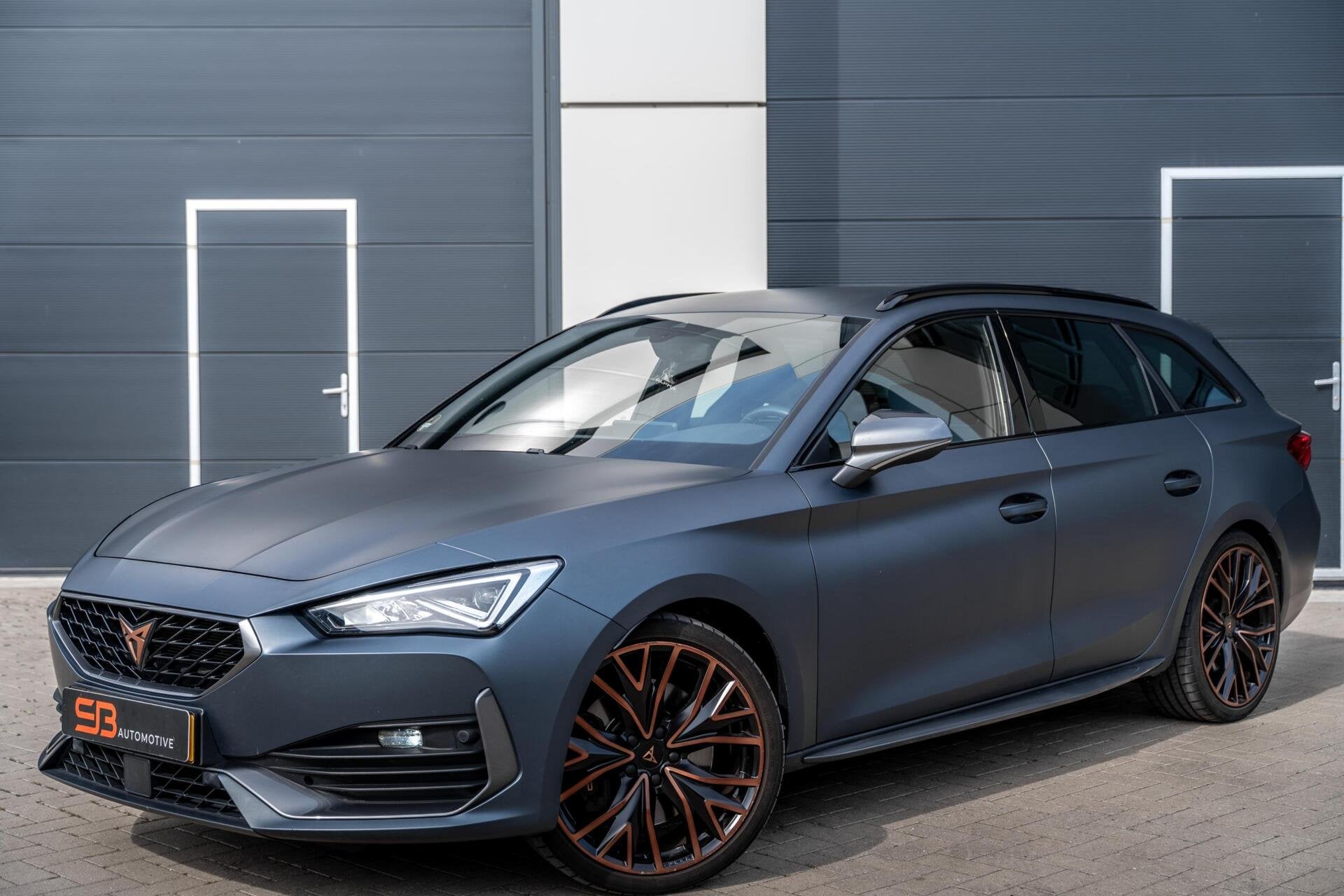 CUPRA Leon Sportstourer 2.0 TSI 245PK Camera|Sfeer|BOMVOL!, Auto's, 4 cilinders, Leon, Leder en Stof, Automatische klimaatregeling