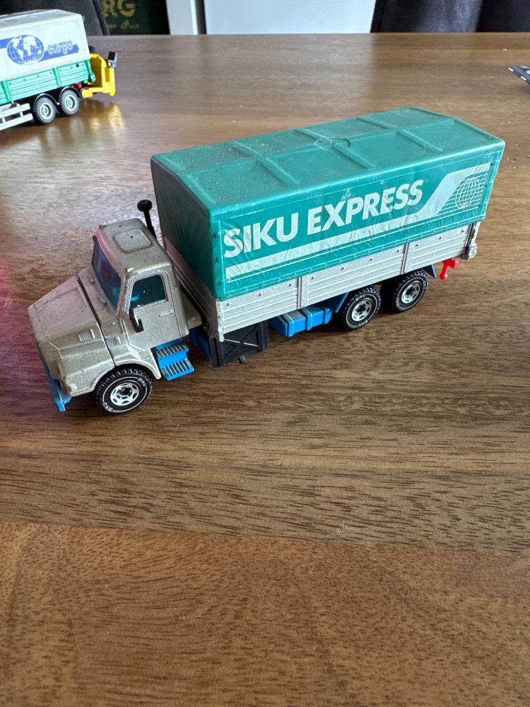 Siku Volvo siku express, Ophalen of Verzenden, Zo goed als nieuw, Bus of Vrachtwagen, SIKU