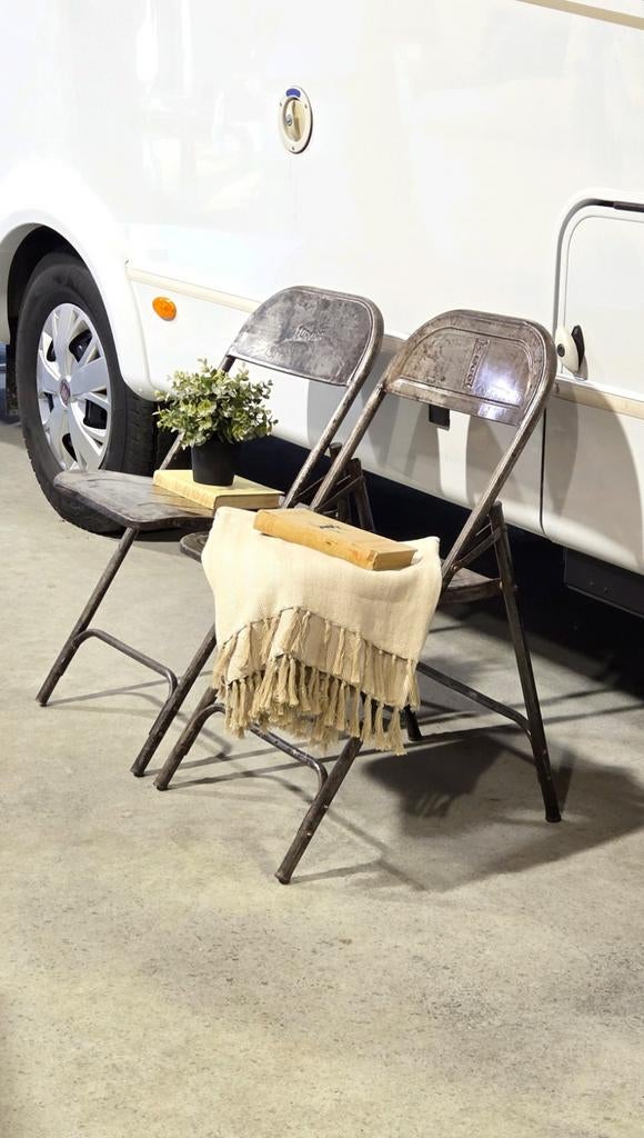 2 vintage retro industriele klapstoelen bistrostoelen !, Tuin en Terras, Tuinstoelen, Ophalen, Gebruikt, Hout, Inklapbaar