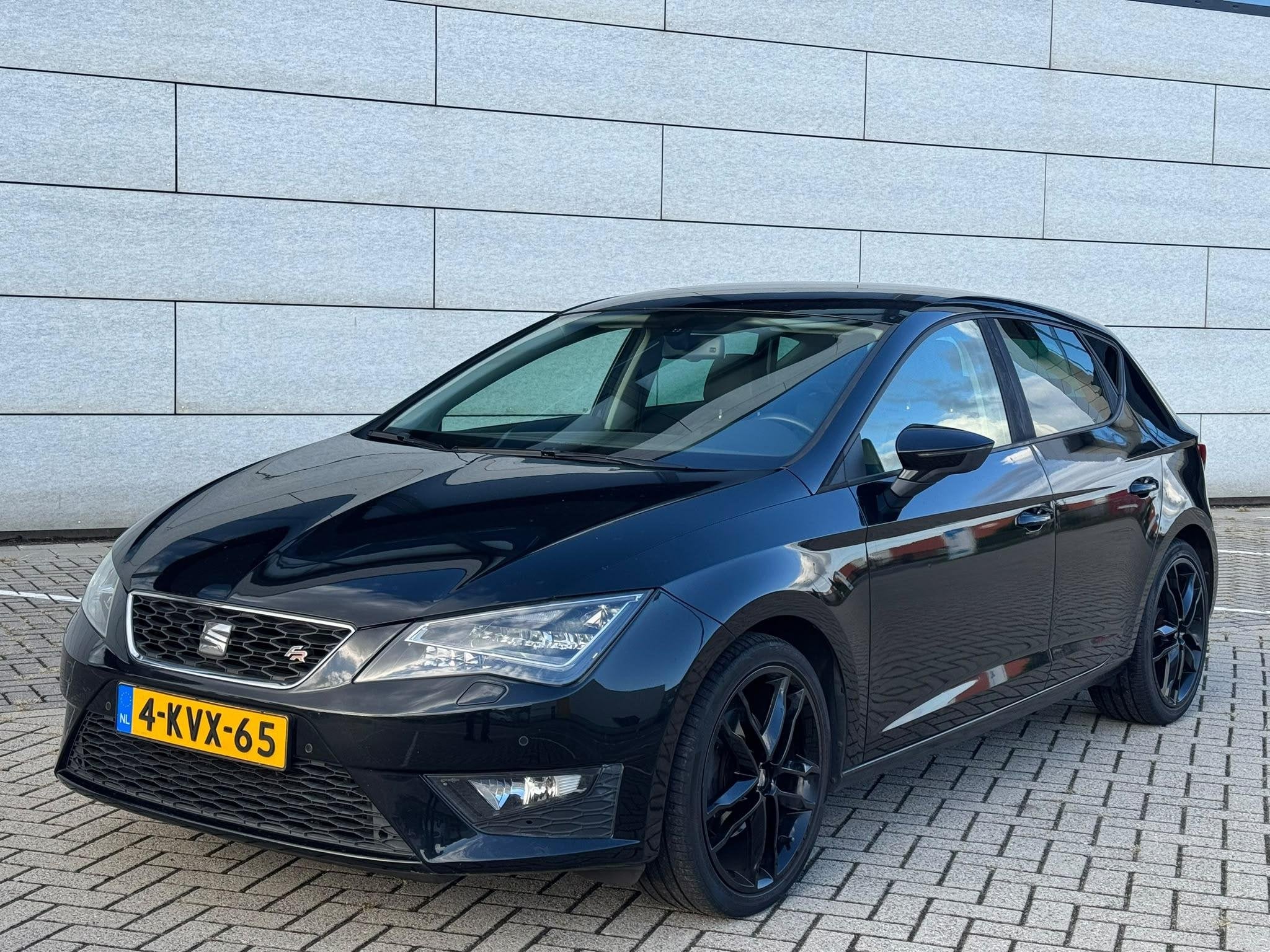 SEAT Leon 1.4 TSI FR Business NAP/NAVI/CRUISE, Voorwielaandrijving, Stof, Gebruikt, Zwart