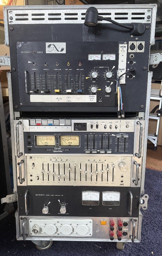 Flightcase met vintage jaren 70 audio Rodec, Teac, JVC enz, Ophalen, Gebruikt, Audio