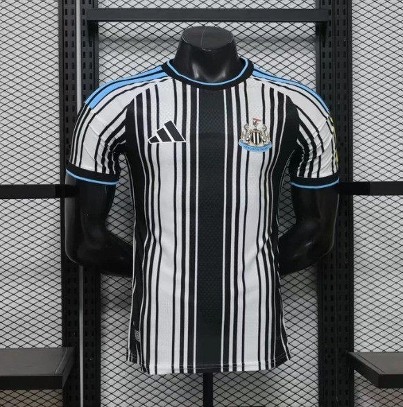 Newcastle United 26/27 Thuis Shirt - Maat L, Maat 52/54 (L), Nieuw, Adidas, Voetbal