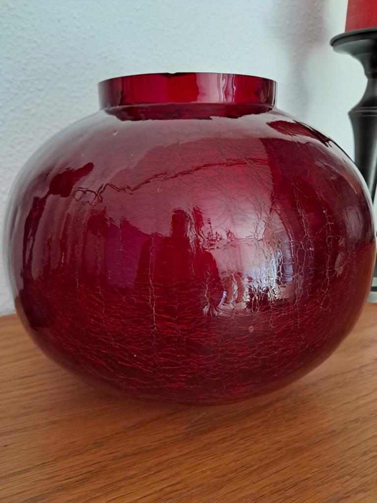 Vintage robijnrode craquelé glazen vaas, Ophalen of Verzenden, Zo goed als nieuw, Rood, Glas