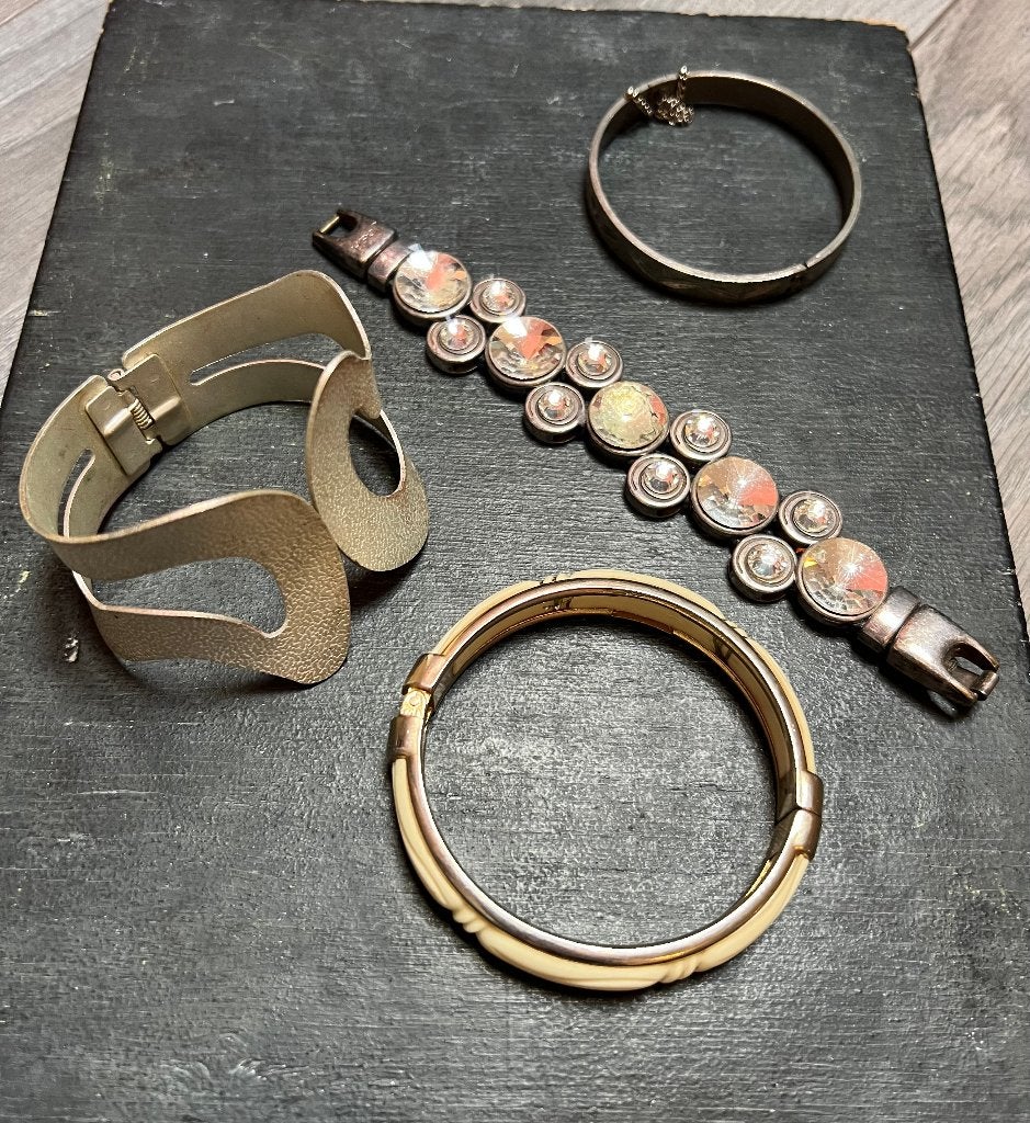 Vintage lotje retro armbanden strass klemarmband goudkleurig, Overige materialen, Ophalen of Verzenden, Zo goed als nieuw, Goud