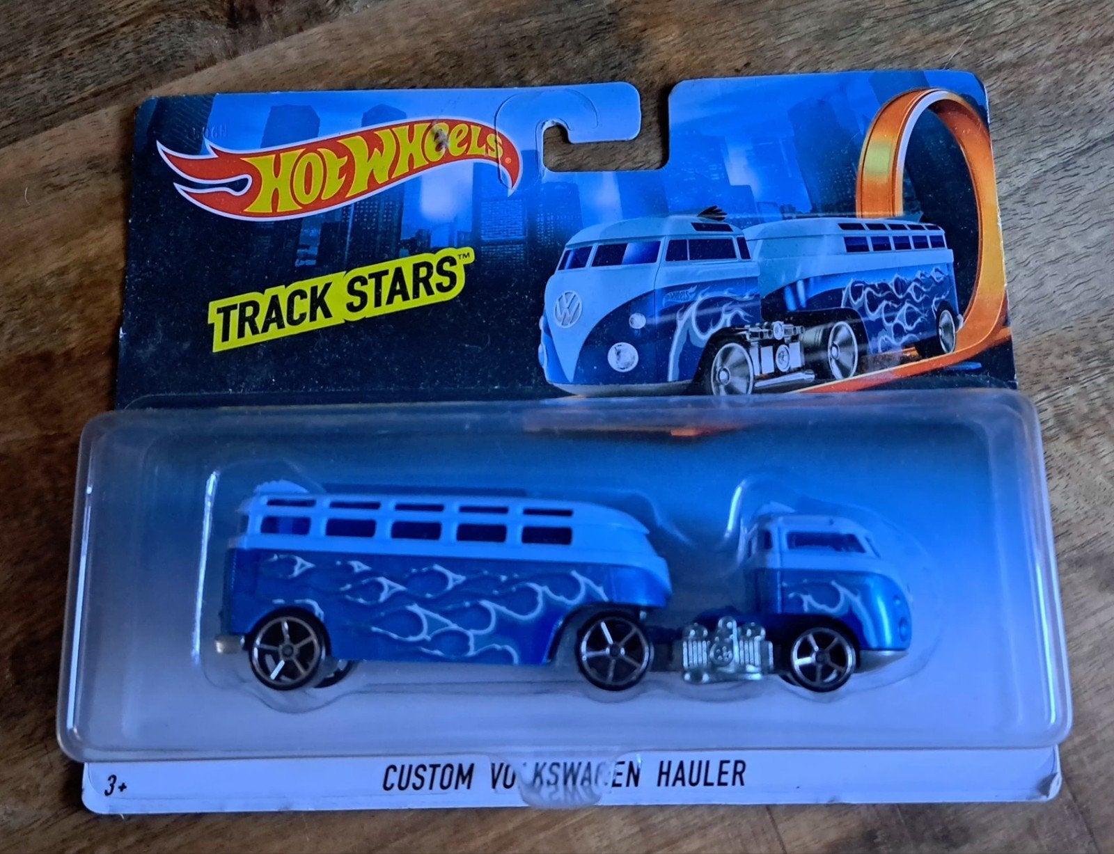 NIEUW in verpakking hotweel custum volkswagen hauler 1/43, Ophalen, Nieuw, Auto