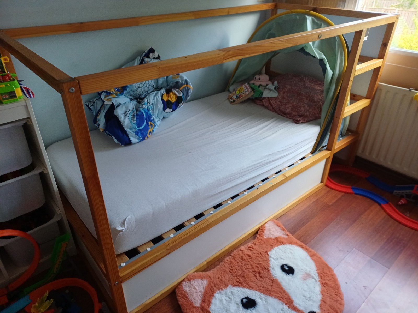 IKEA Kura bed met tent en matras, Kinderen en Baby's, 85 tot 100 cm, Gebruikt, Hoogslaper of Stapelbed, Ophalen of Verzenden