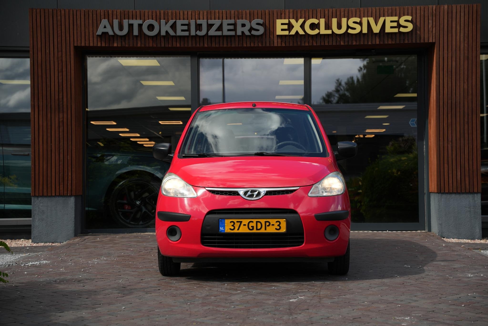 Hyundai i10 1.1 Active Trekhaak Radio/CD Ventilatie 12v, Voorwielaandrijving, Stof, Gebruikt, 31 €/maand