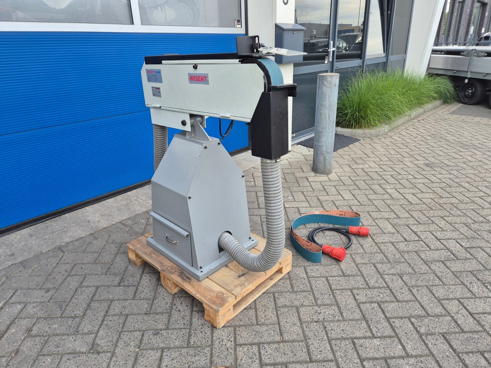 Wisent Bandschuurmachine met Afzuiging Bj. 2022 Nieuwstaat!, Doe-het-zelf en Verbouw, Gereedschap | Schuurmachines, Ophalen of Verzenden