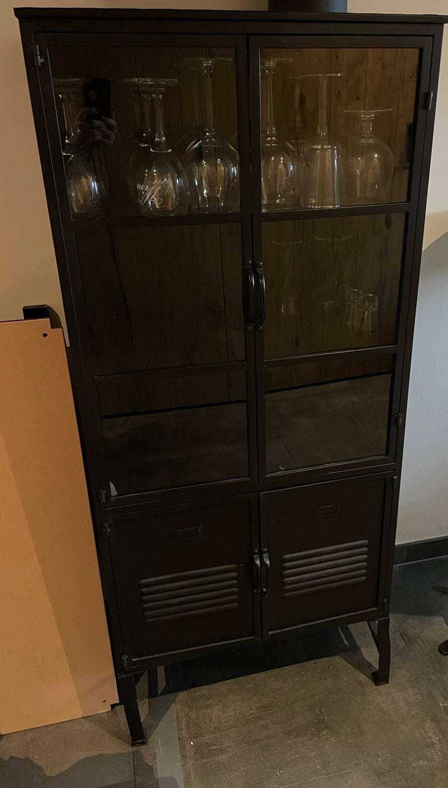 Industriële vitrinekast/opbergkast met glazen deuren, Huis en Inrichting, Ophalen, Gebruikt, 100 tot 150 cm, 50 tot 100 cm