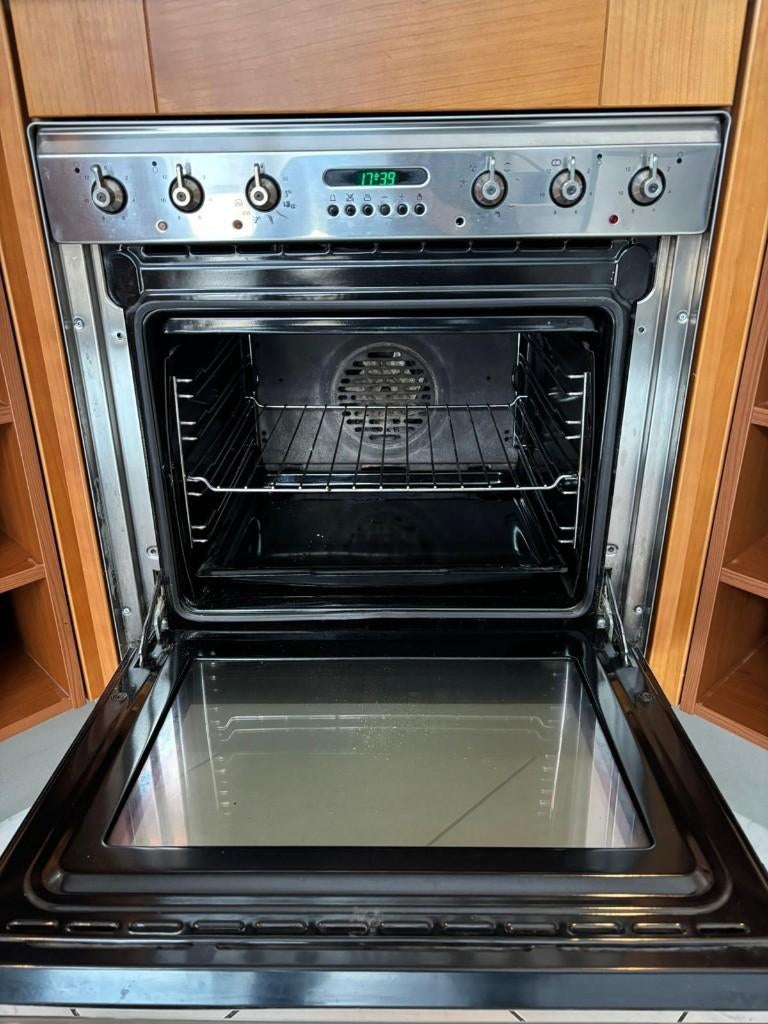 SMEG oven, Witgoed en Apparatuur, Ovens, Gebruikt, Inbouw, Oven, 60 cm of meer, 60 cm of meer, Ophalen