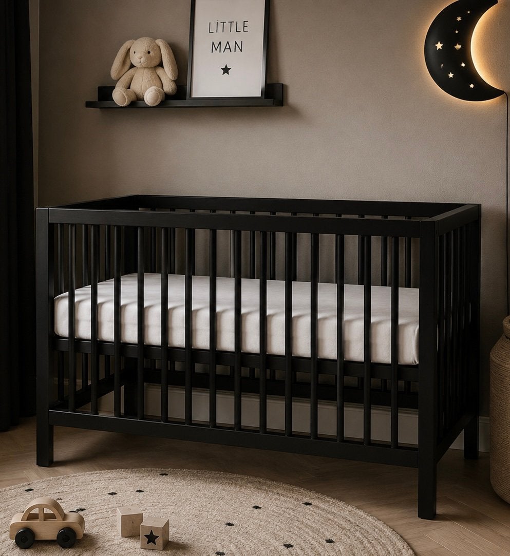 Kidsmill Pure Wood ledikant geborsteld hout zwart 60 x 120cm, Ophalen, Zo goed als nieuw, Ledikant