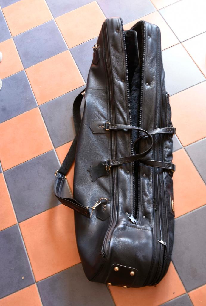 Zeer mooie Bariton Saxofoon Lederen Tas - Gigbag, Ophalen, Gebruikt, Bariton, Met koffer