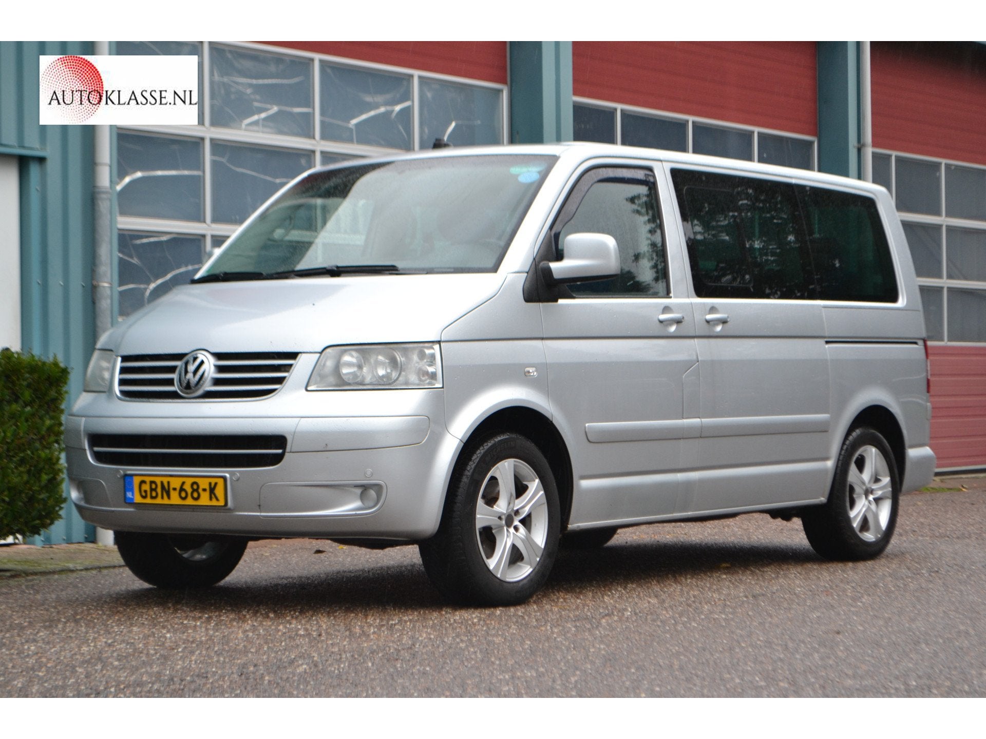 Volkswagen Transporter Multivan 2.0 Trendline 7-ZITS BENZINE, Voorwielaandrijving, Stof, Gebruikt, Zwart
